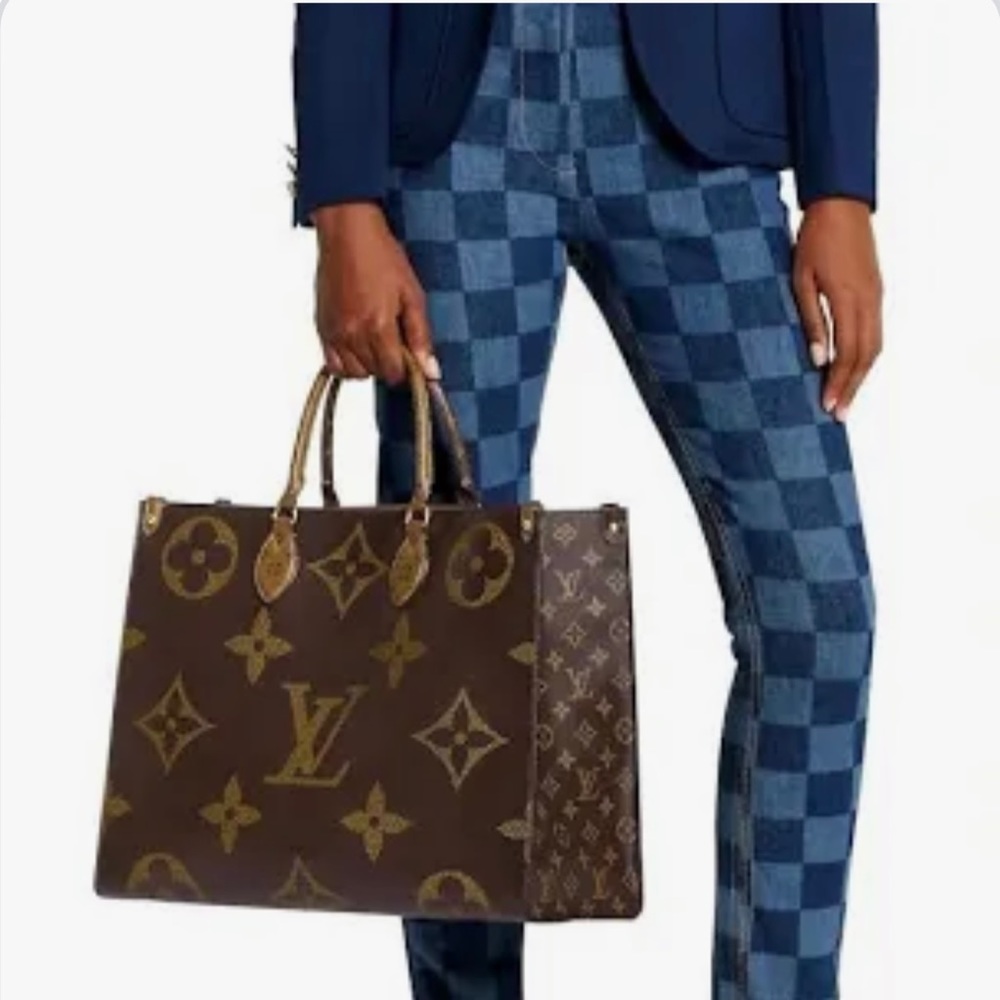 LOUIS VUITTON GM Handbag and Wallet Set